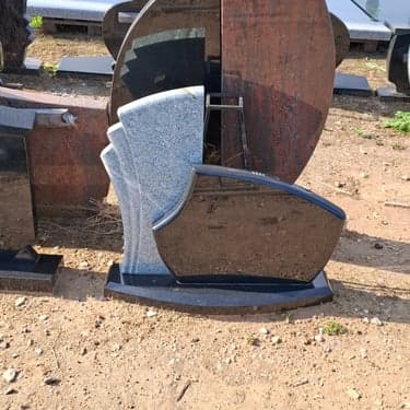 Dviejų dalių paminklai 3