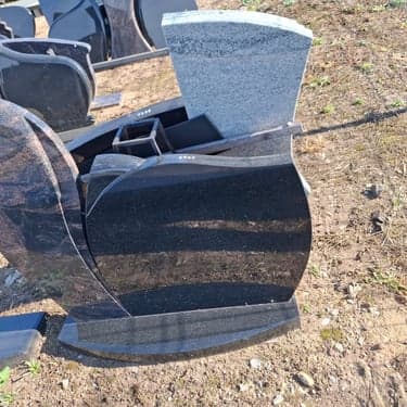 Dviejų dalių paminklai 4