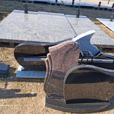 Dviejų dalių paminklai 8