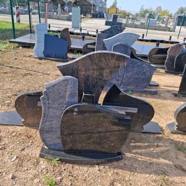 Dviejų dalių paminklai 9