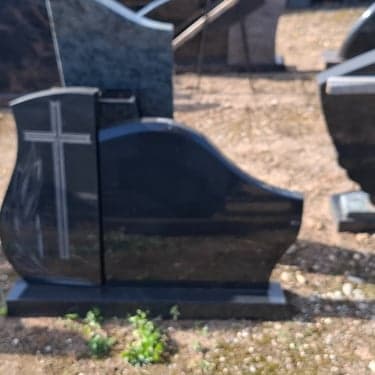 Dviejų dalių paminklai 10