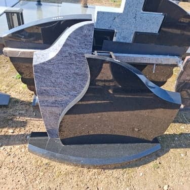 Dviejų dalių paminklai 21