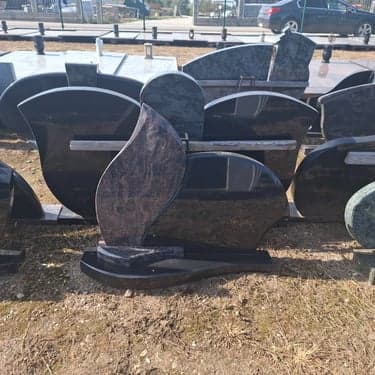 Dviejų dalių paminklai 28