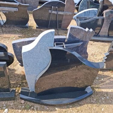 Dviejų dalių paminklai 33