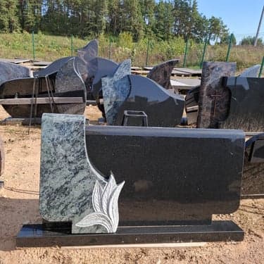 Dviejų dalių paminklai 40