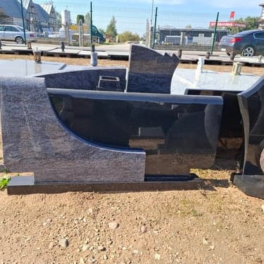 Dviejų dalių paminklai 45