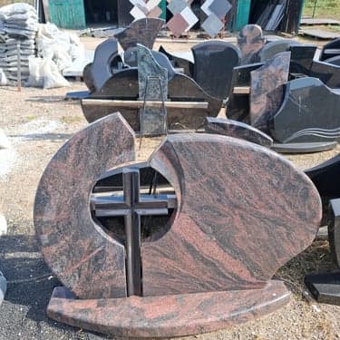 Trijų ir daugiau dalių paminklai 8