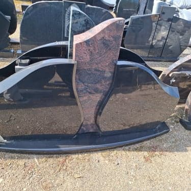 Trijų ir daugiau dalių paminklai 29