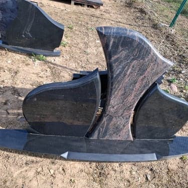 Trijų ir daugiau dalių paminklai 35